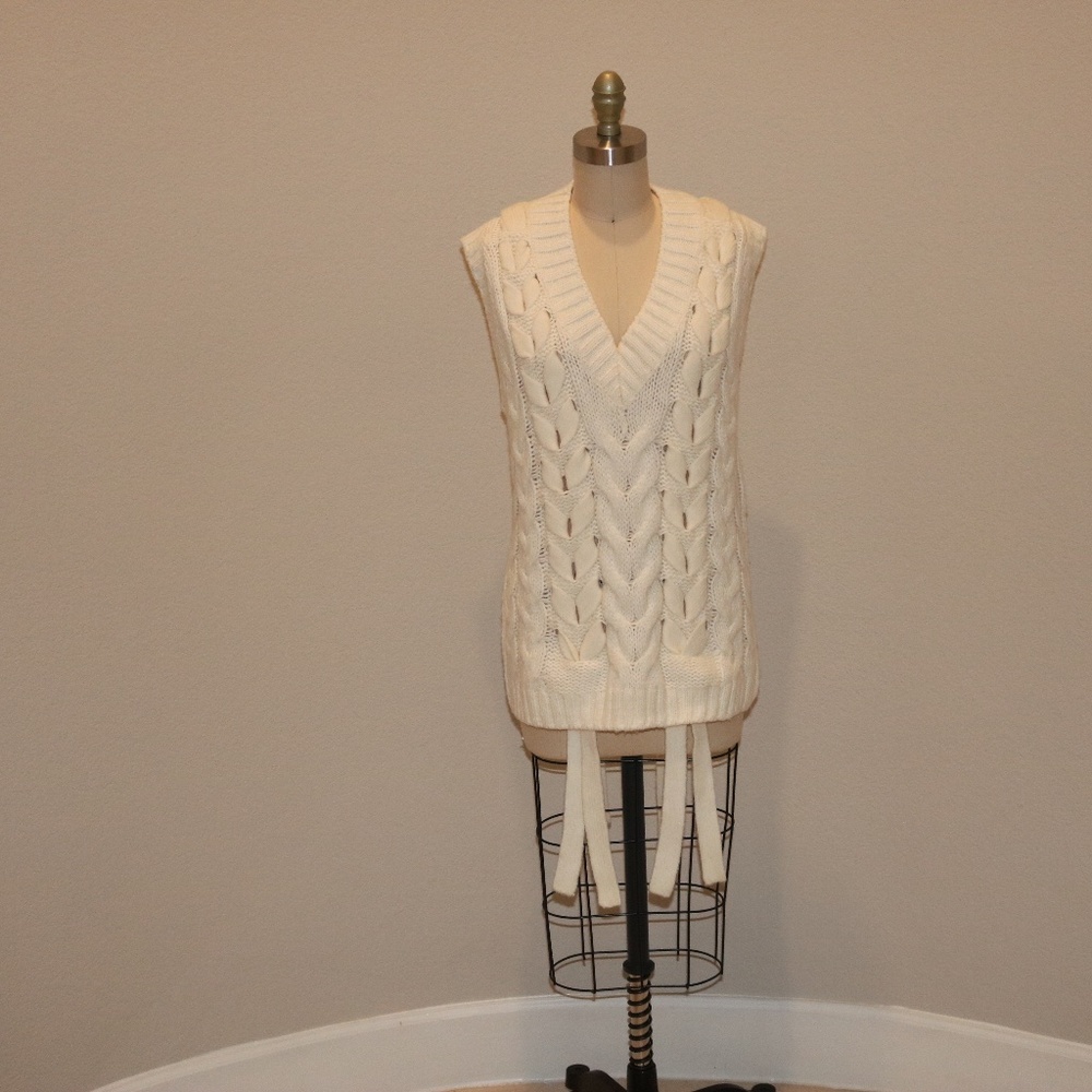 Sleeveless Cable Knit Sweater